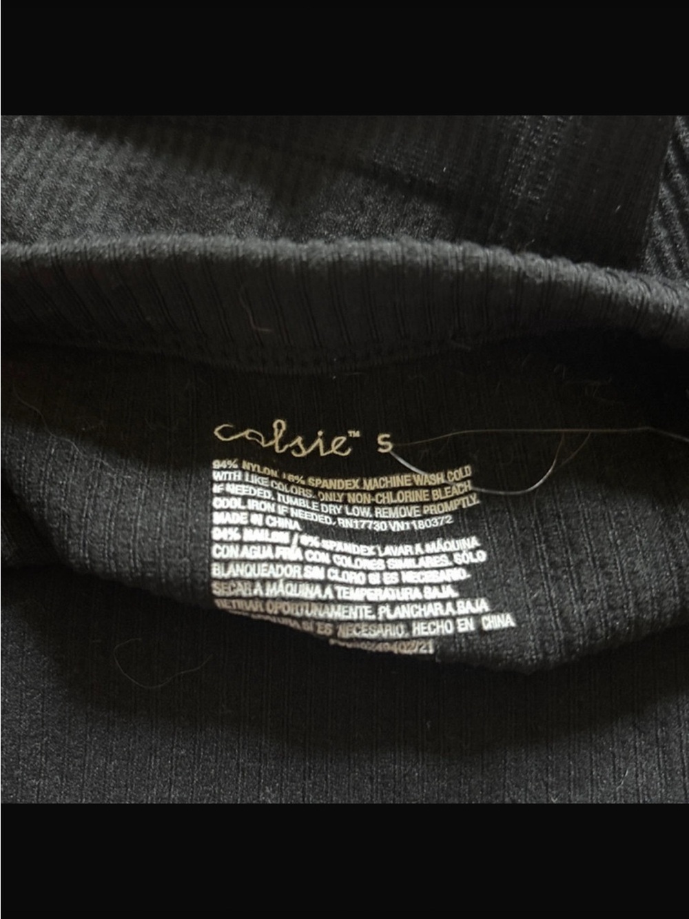Colsie Black Ribbed Cropped Tank Top - Picture 3 of 3